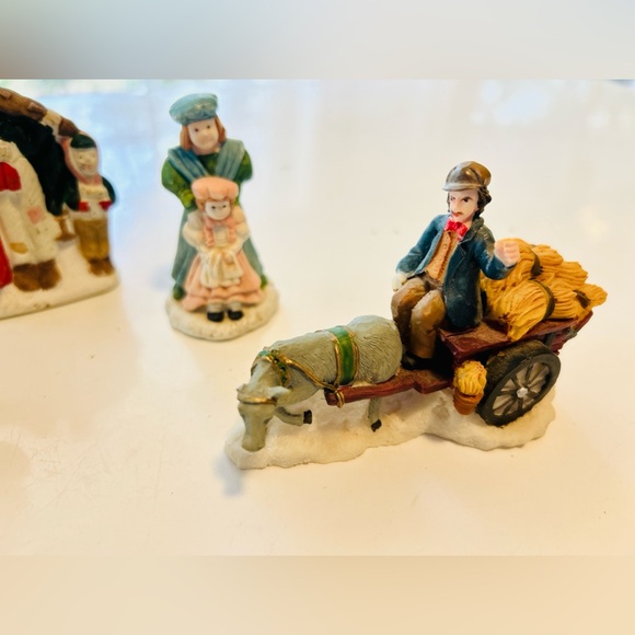 Vintage Christmas village - Picture 3 of 6